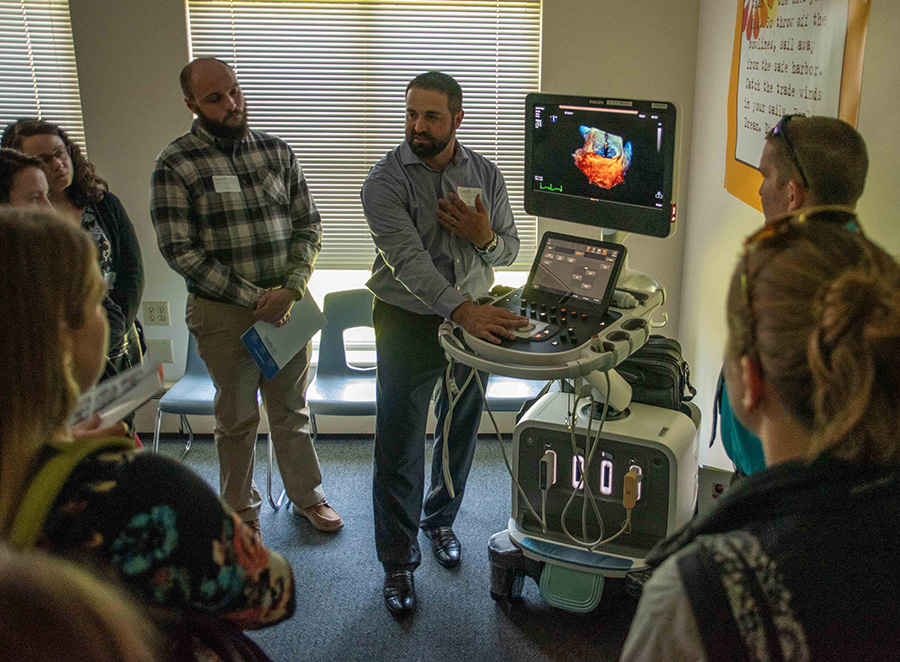 Philips Product Applications Specialist and South Hills DMS graduate, Matt Roan, demonstrates 3D imaging of the heart.