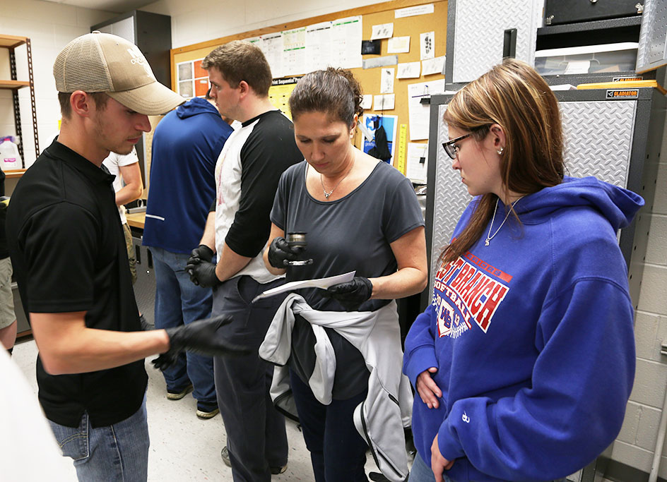 Criminal Justice students touring the State College Crime Lab